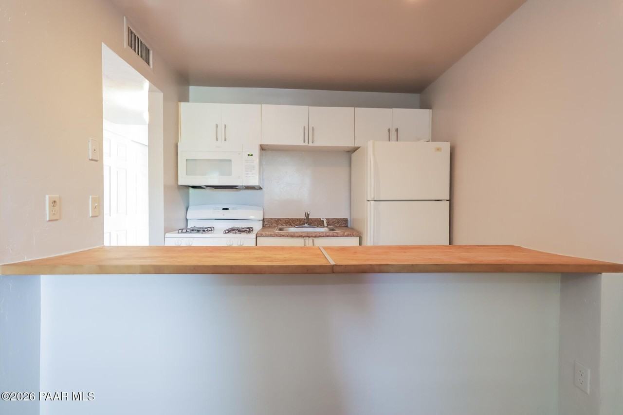 770 N Dodge Blvd Apt 31 #31 - Photo 5 of 10