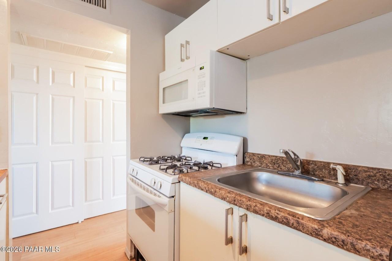 770 N Dodge Blvd Apt 31 #31 - Photo 6 of 10