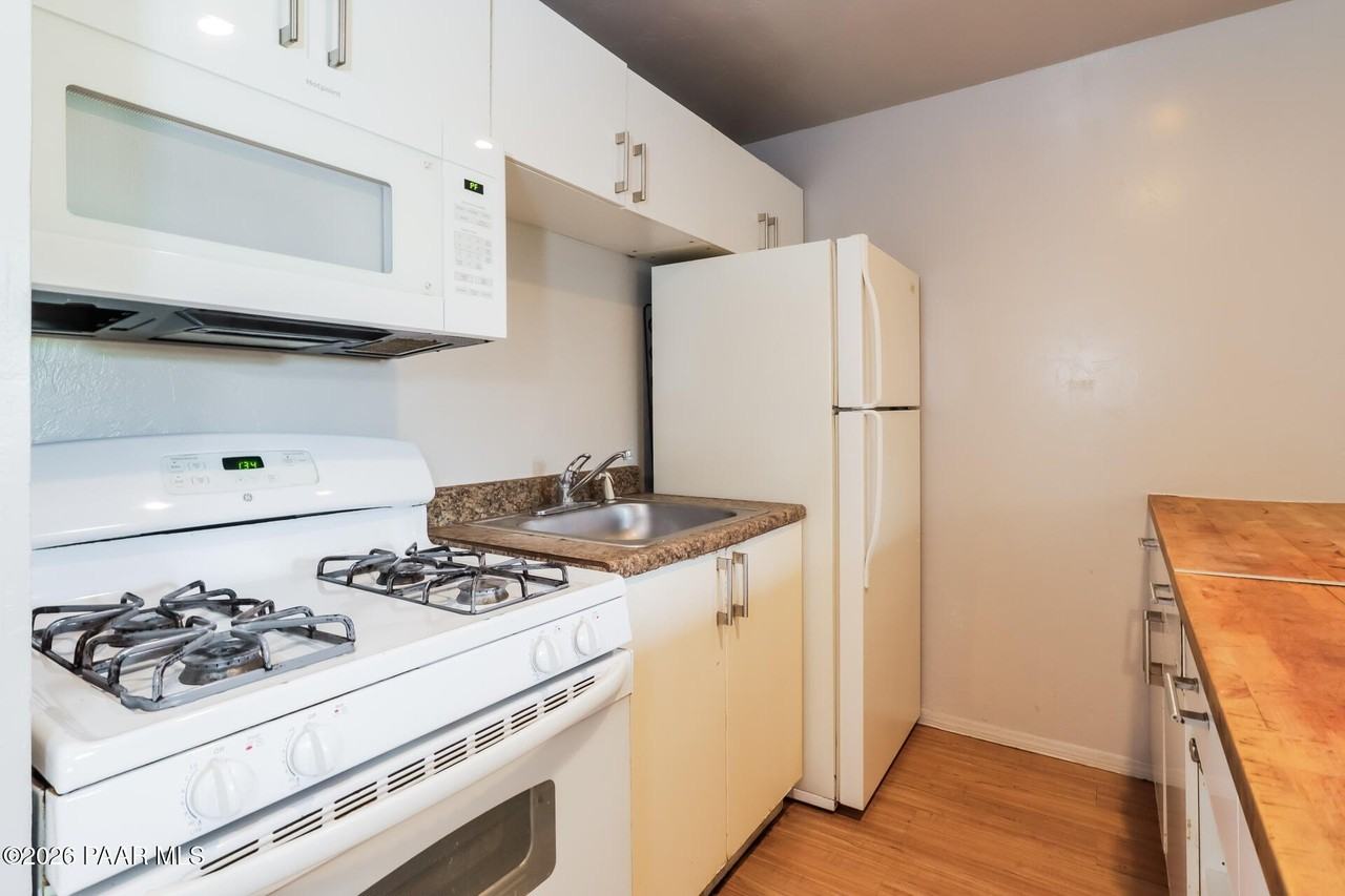 770 N Dodge Blvd Apt 31 #31 - Photo 7 of 10