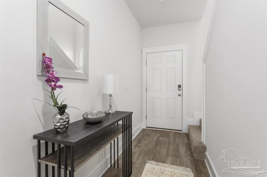 1435 Iroquois Ct - Photo 4 of 38