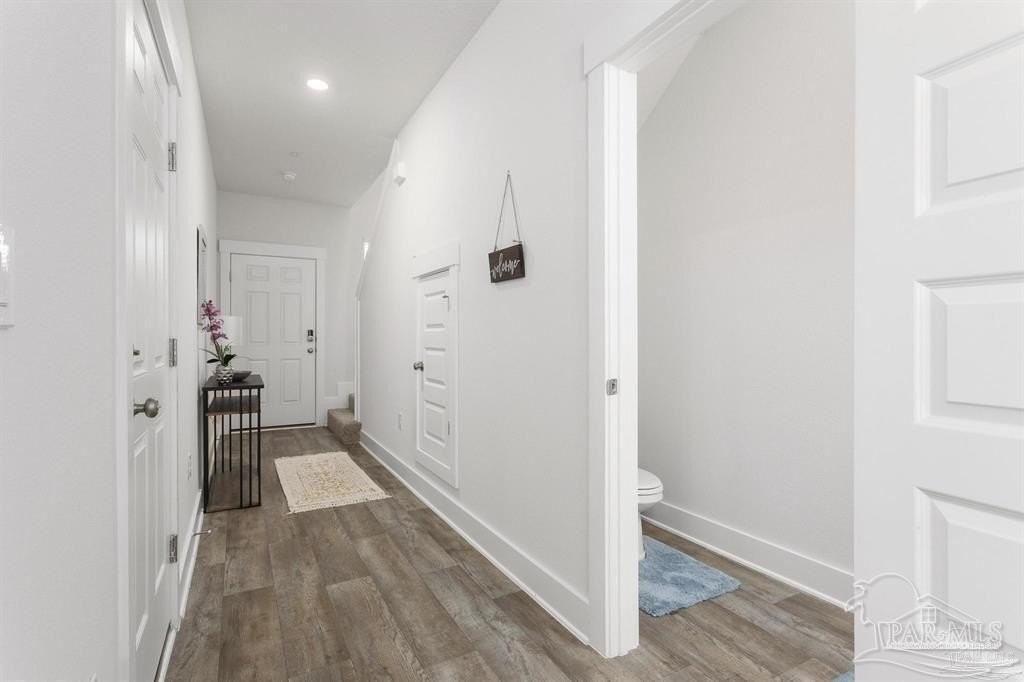 1435 Iroquois Ct - Photo 5 of 38