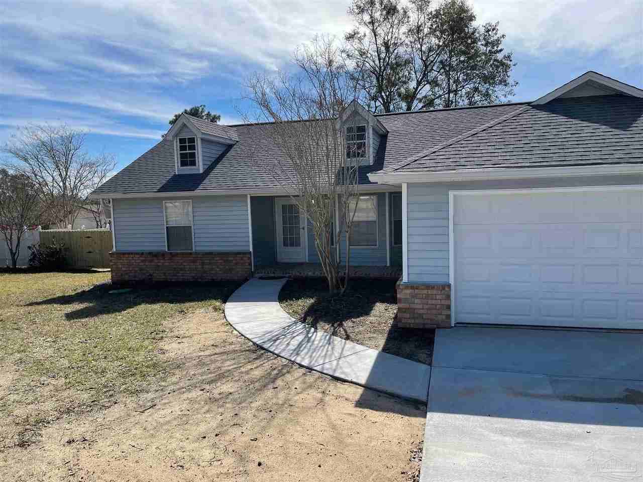 1033 Waterford Ln - Photo 2 of 15