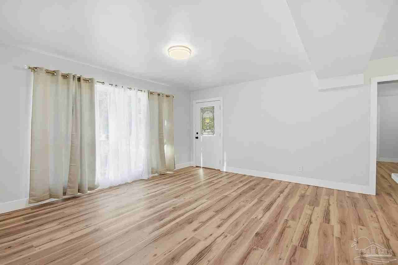 522 S Edgewood Cir - Photo 4 of 11