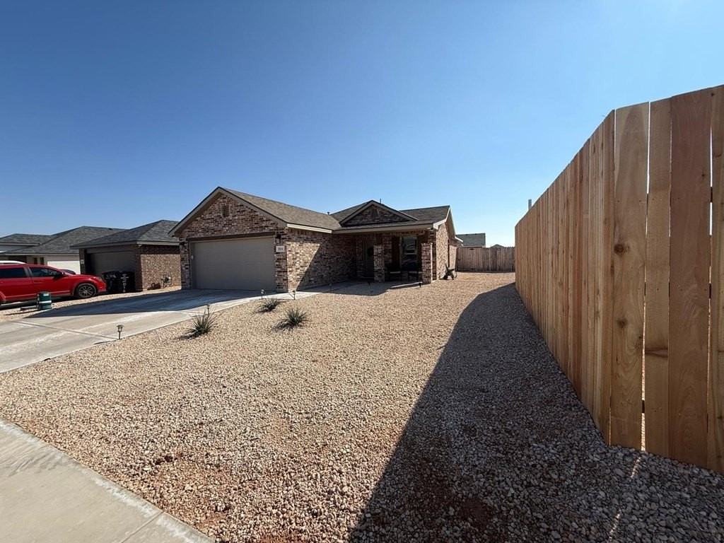 2014 Meridian Rd - Photo 3 of 27