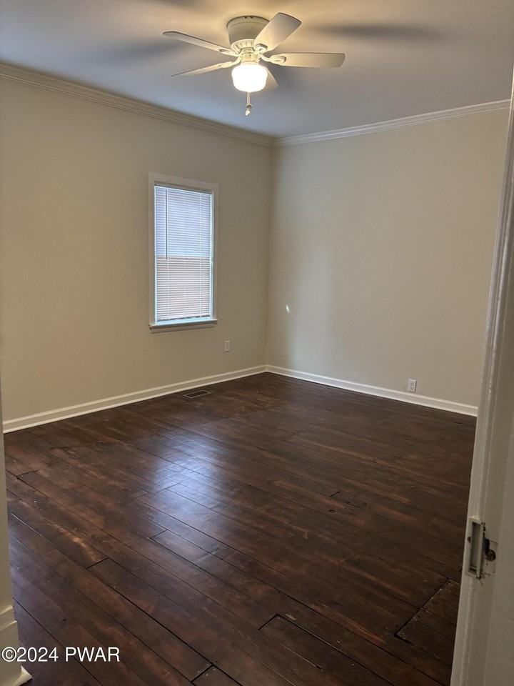 1711 East St - Photo 5 of 20