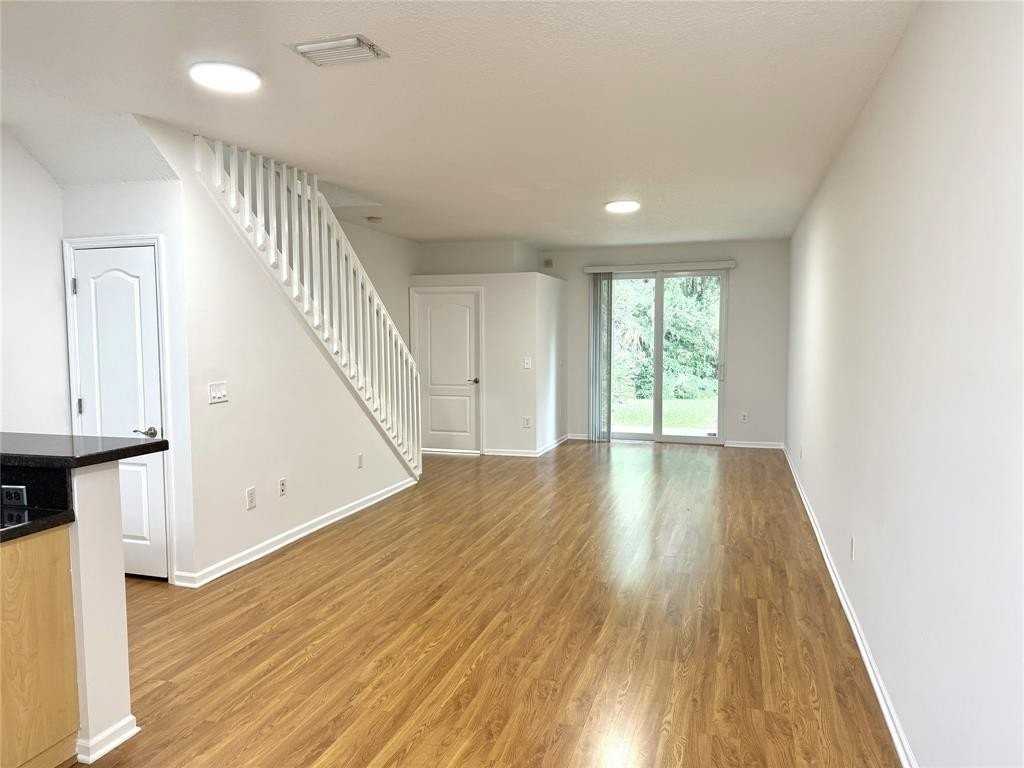 4854 Nw 58th Mnr - Photo 5 of 33