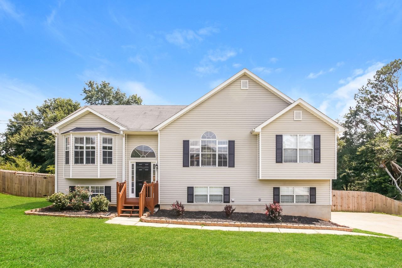 37 Ridgefield Dr - Photo 2 of 16