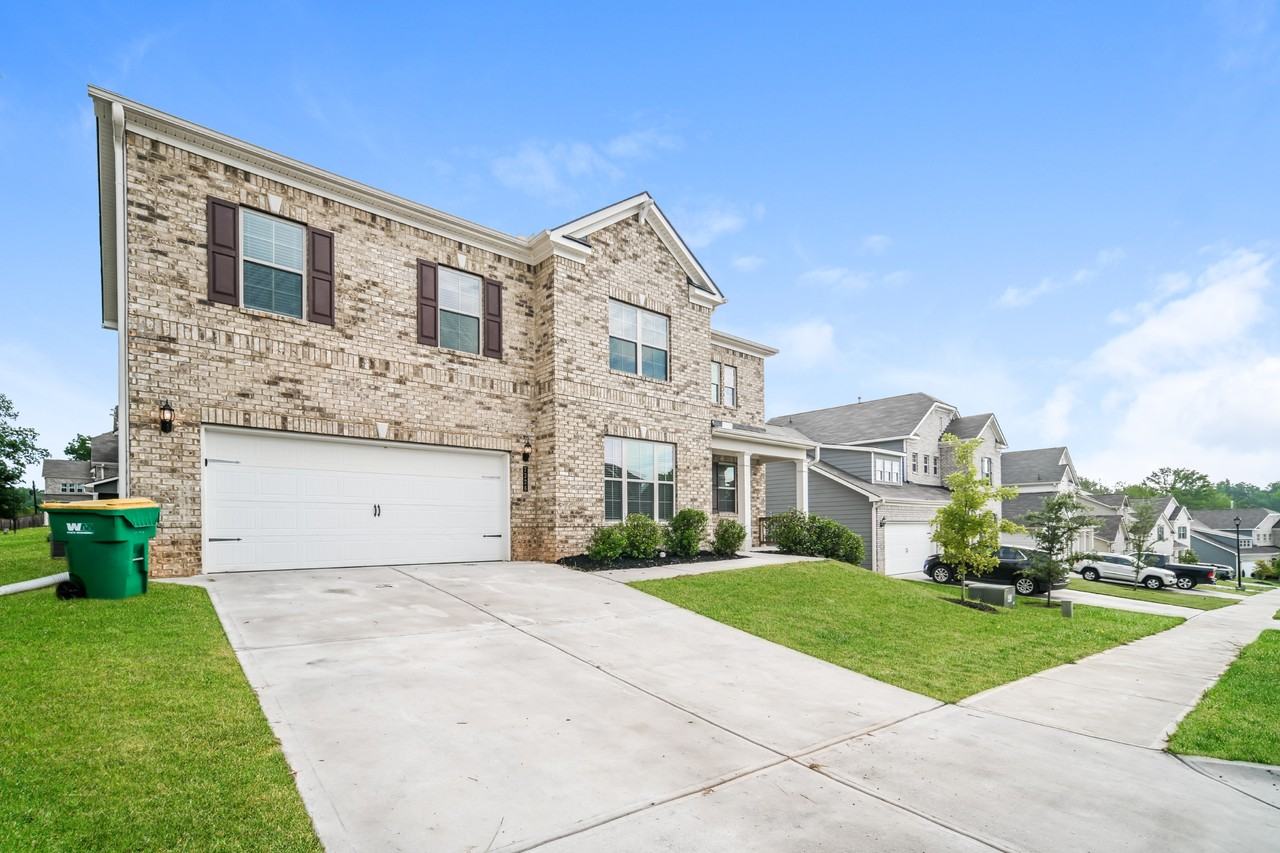 7326 Embassy Trce - Photo 4 of 16