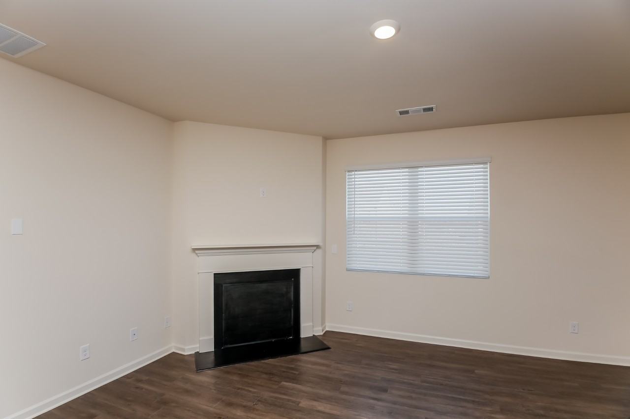 352 Springer Pkwy - Photo 6 of 16