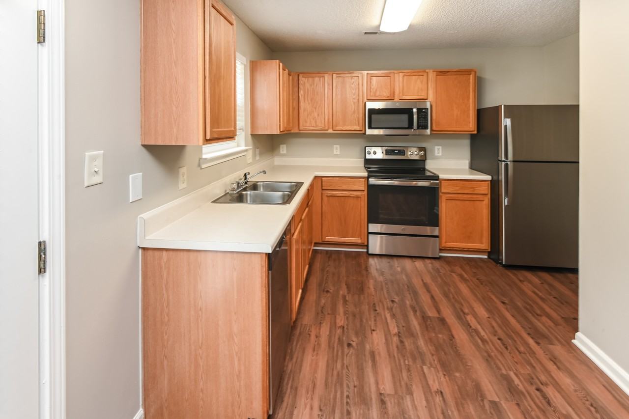 10626 Pickerel Ln - Photo 6 of 16