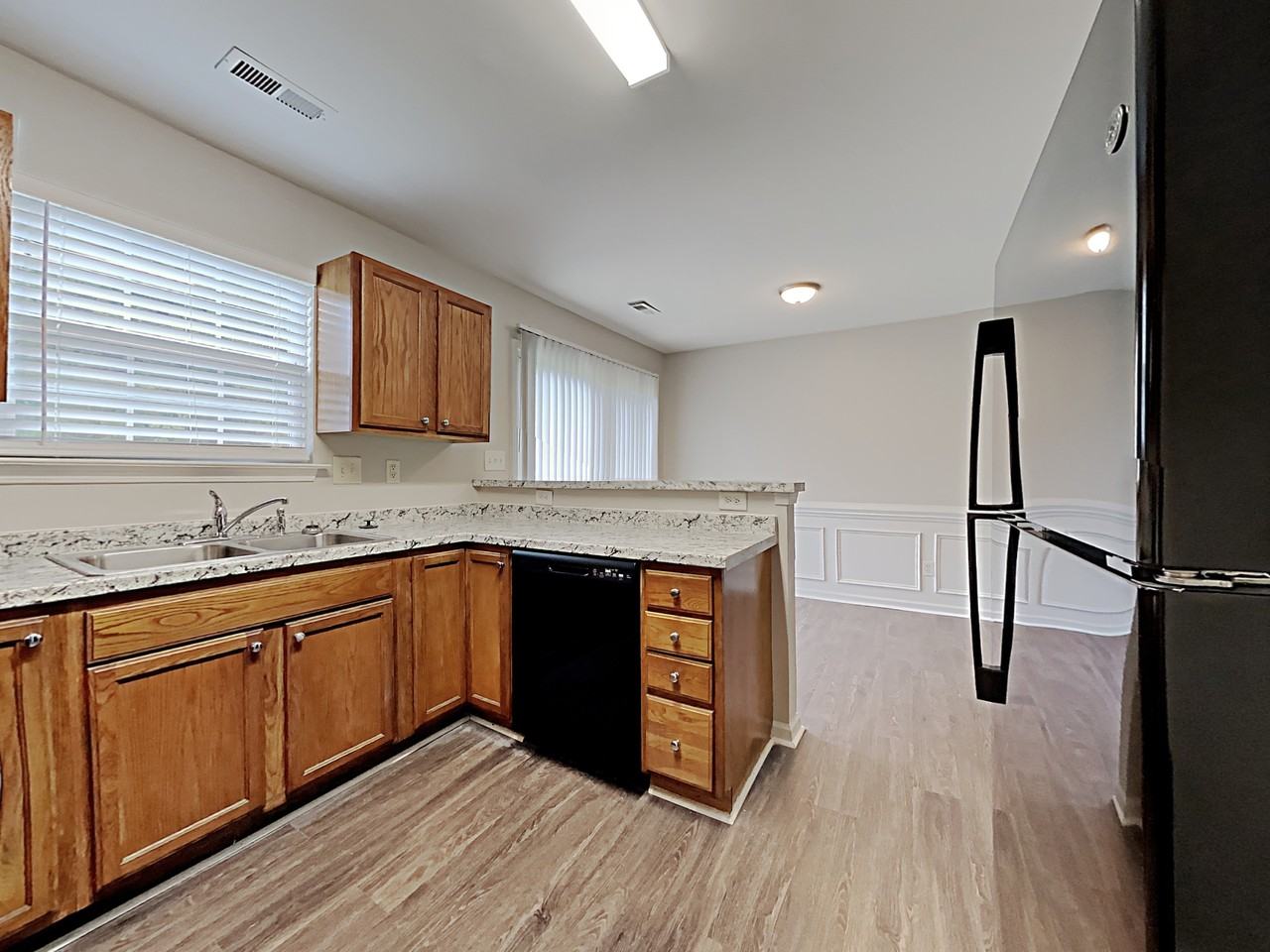 5549 Peachwood Dr - Photo 5 of 15