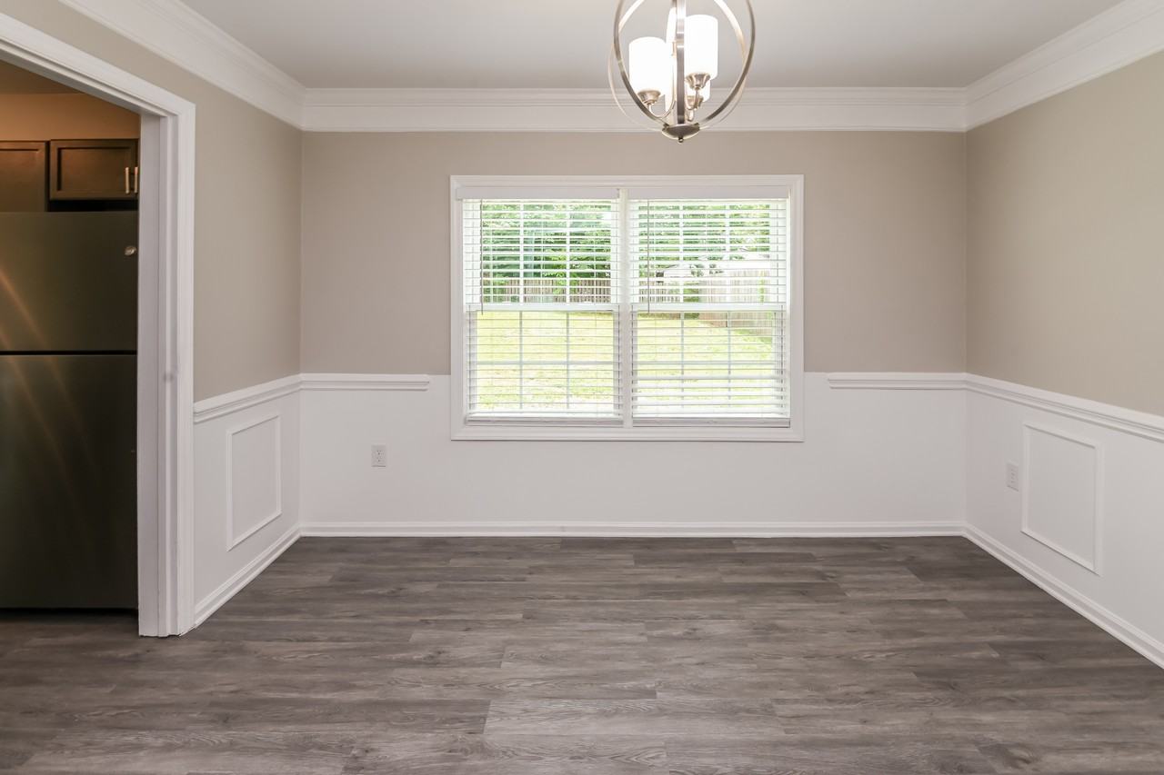 5015 Rivergreen Ln - Photo 4 of 16