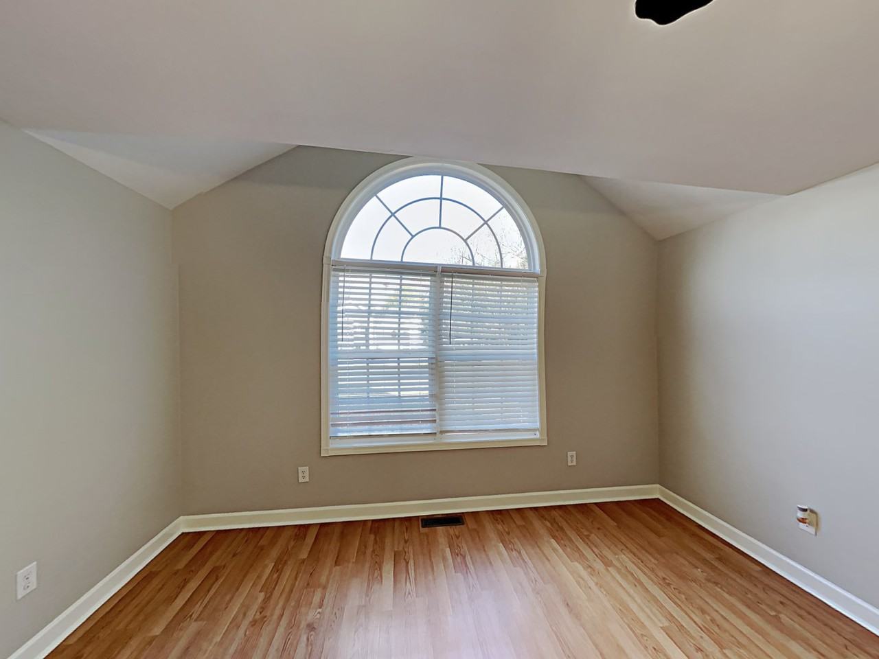 810 Caldwell St - Photo 4 of 22