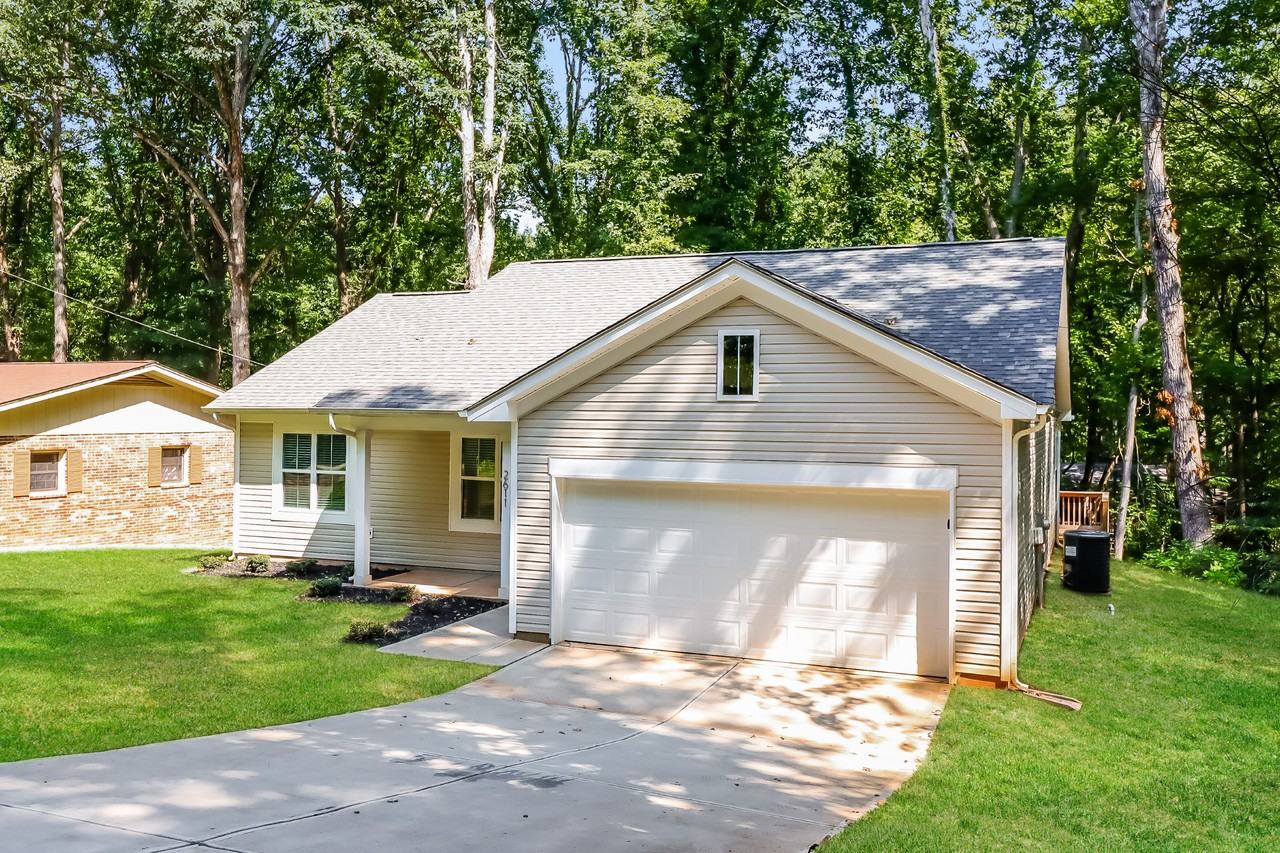 2611 Caroline St - Photo 4 of 19