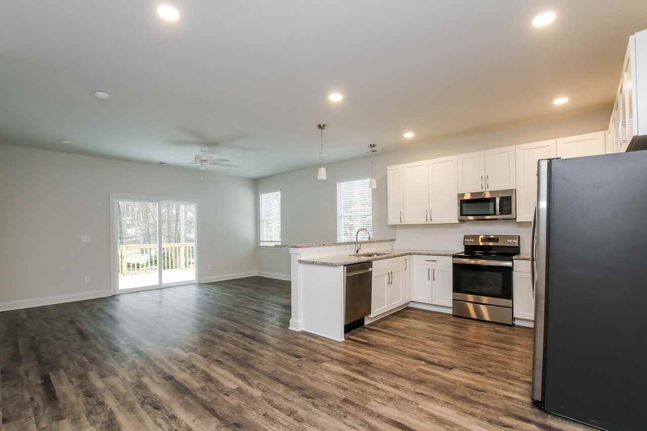 2611 Caroline St - Photo 5 of 19