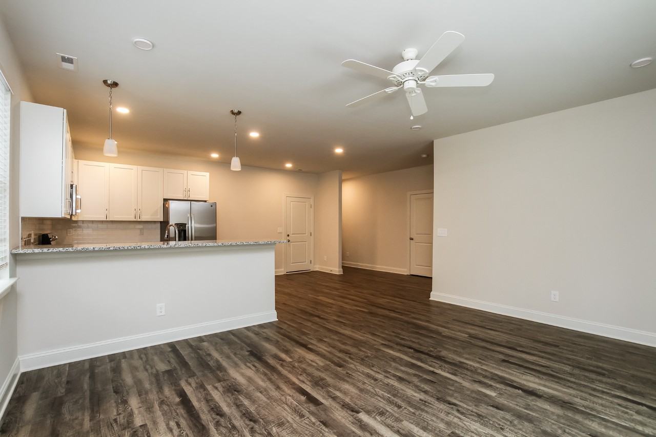 2611 Caroline St - Photo 6 of 19