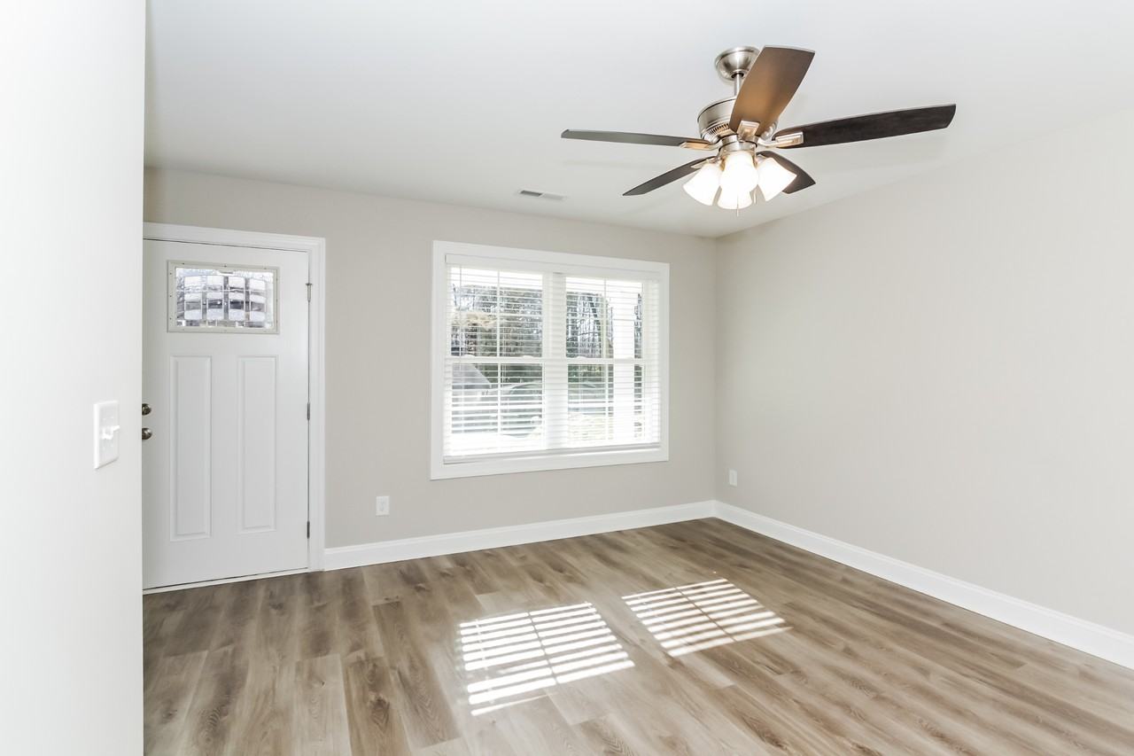 226 Pethel St - Photo 4 of 15