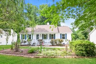 737 E Maple Ln - Photo 1 of 1