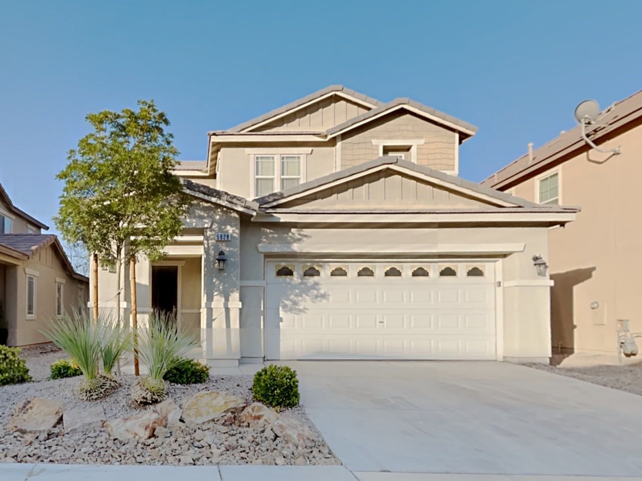 5828 Sierra Cliff St - Photo 2 of 16