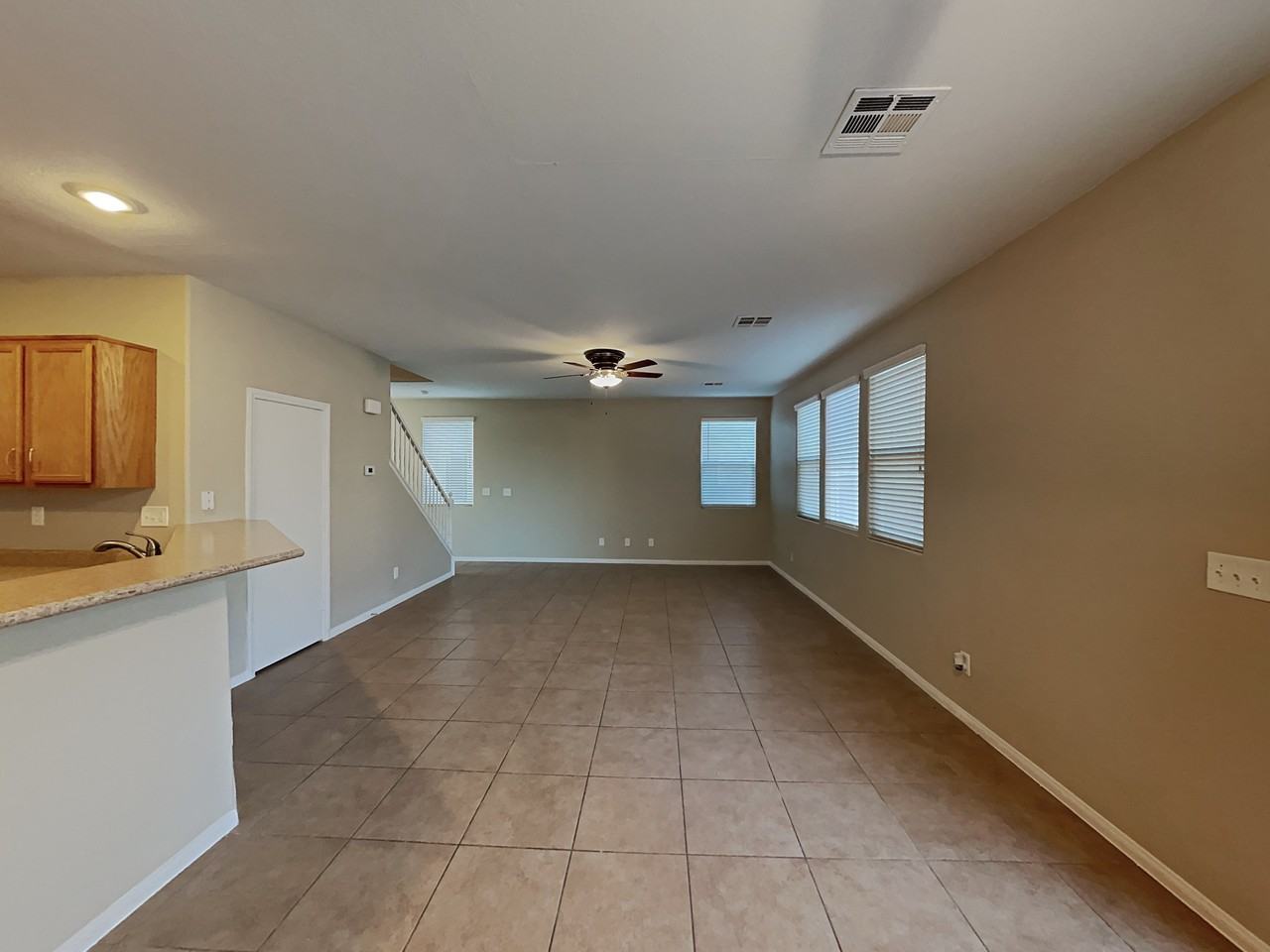 5828 Sierra Cliff St - Photo 4 of 16