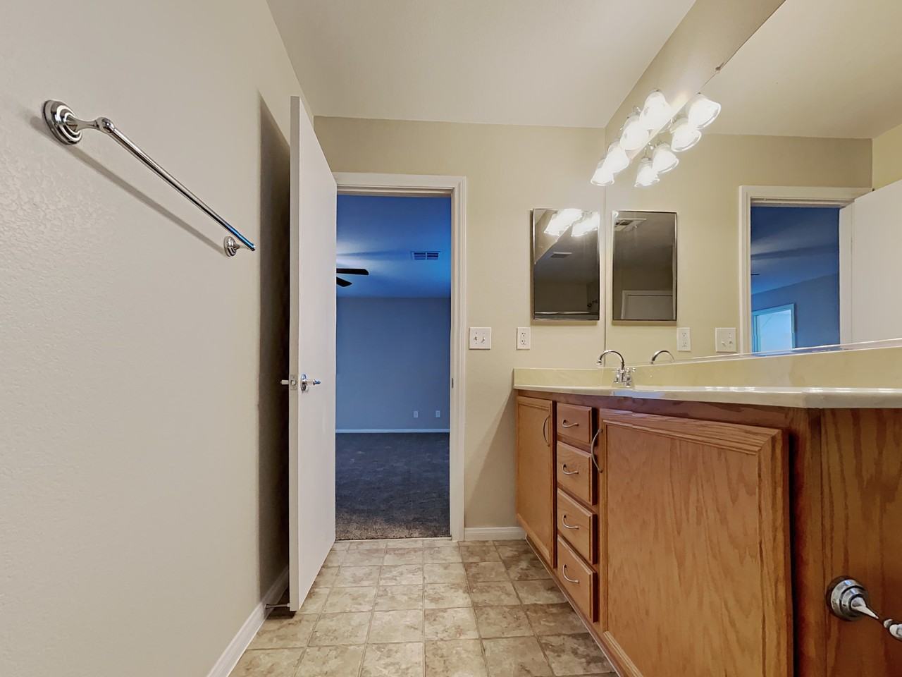 5828 Sierra Cliff St - Photo 7 of 16