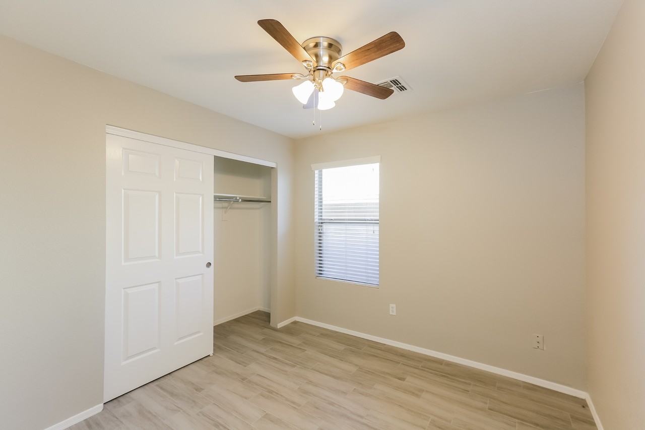 11219 W Garfield St - Photo 7 of 16