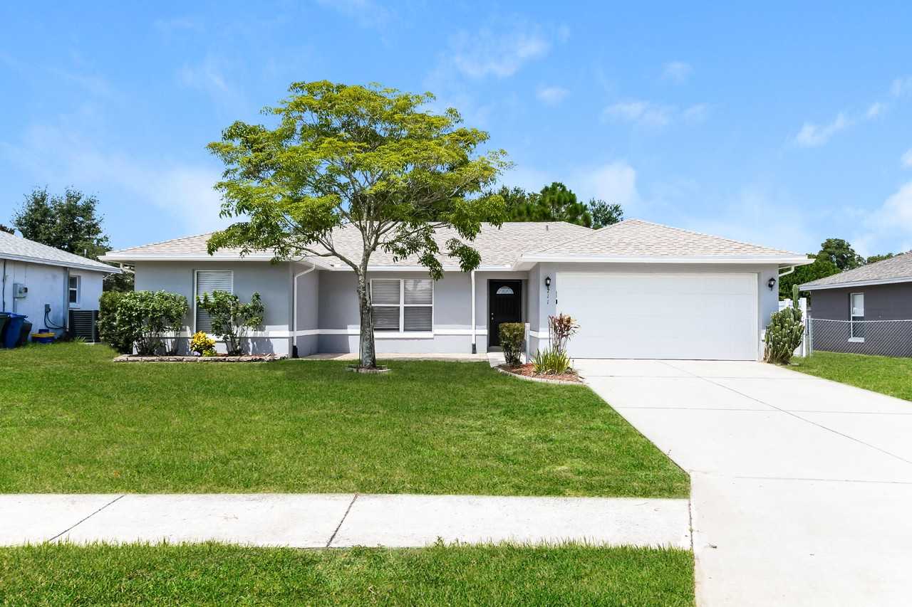 711 17th St Ne - Photo 2 of 16