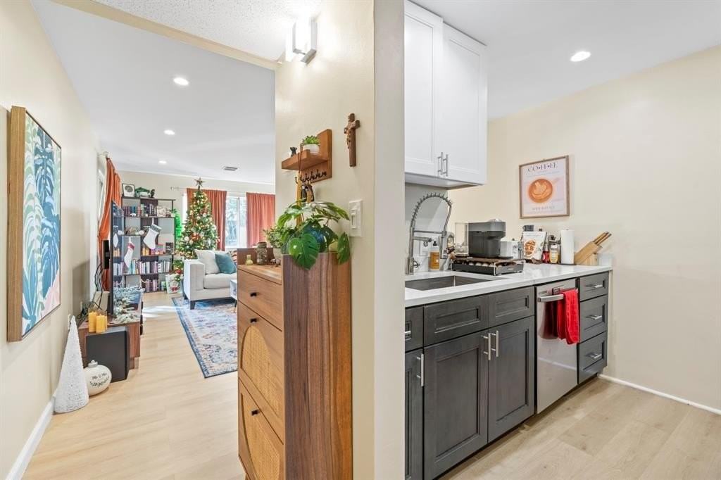 830 Sw 9th Street Cir #204 - Photo 4 of 16