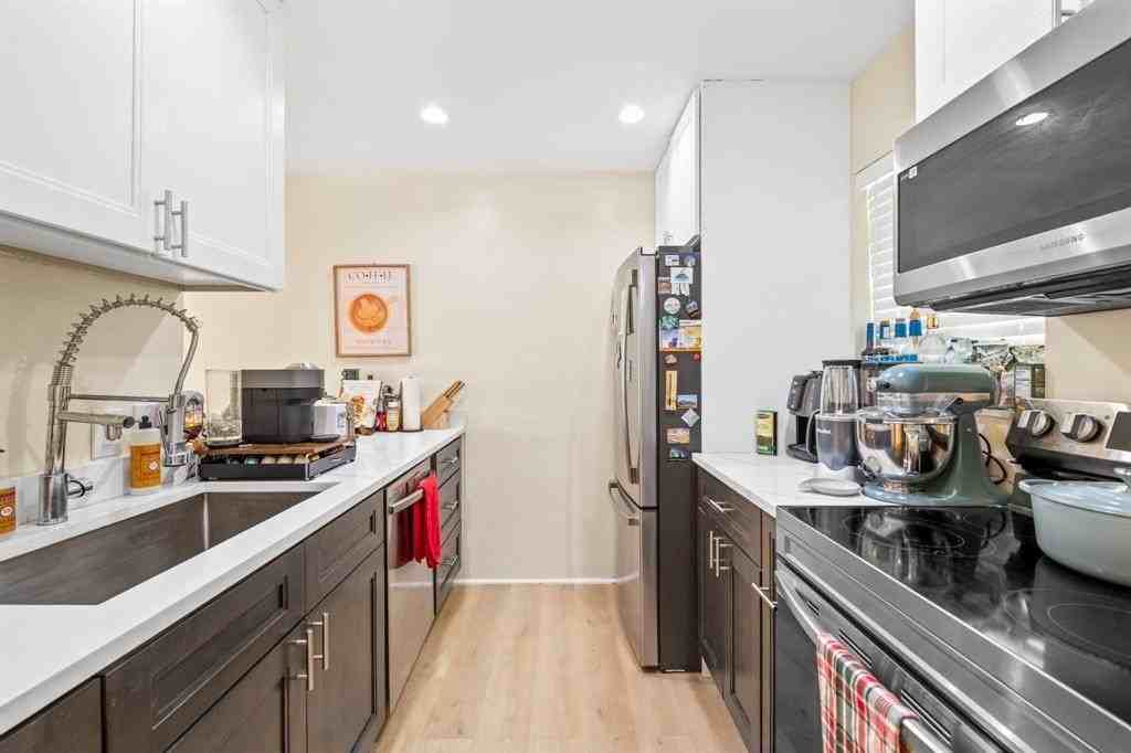 830 Sw 9th Street Cir #204 - Photo 5 of 16