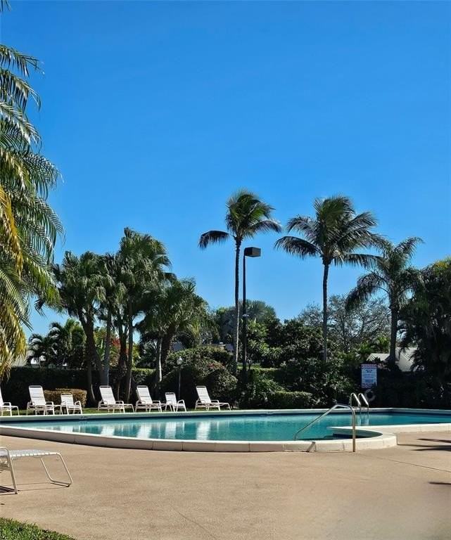 8290 Butterfield Ln - Photo 6 of 36