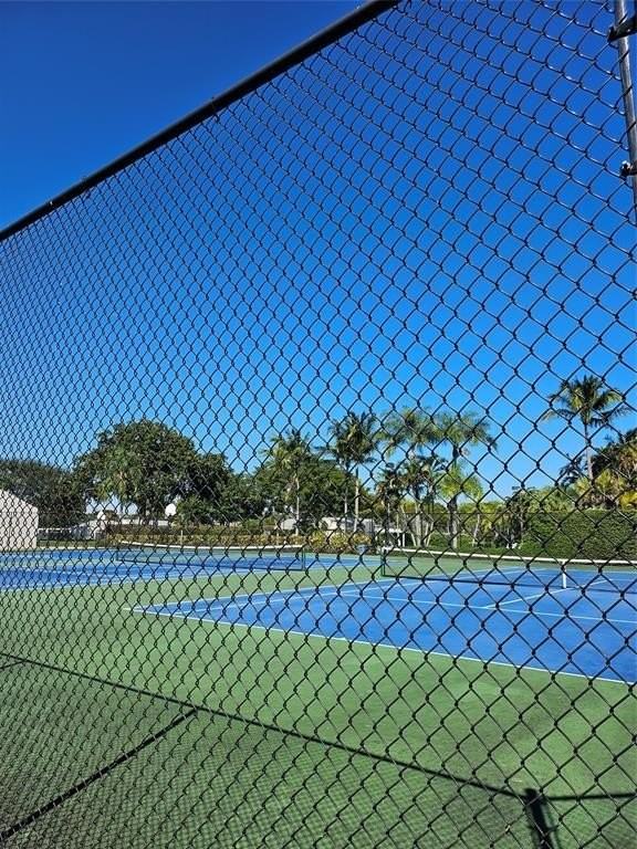 8290 Butterfield Ln - Photo 7 of 36