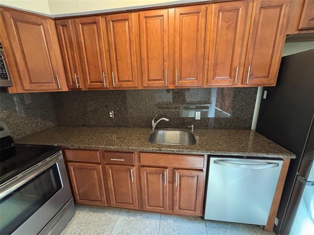 741 Ne 17th Ter - Photo 5 of 27