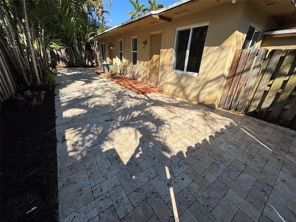 741 Ne 17th Ter - Photo 7 of 27