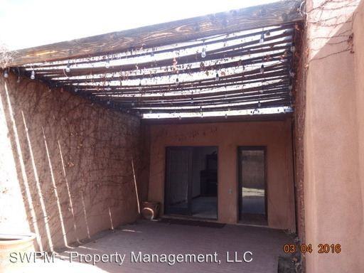 1011 Ridgecrest Dr SE - Photo 2 of 27