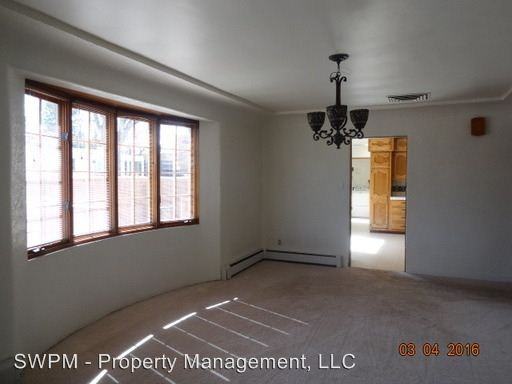 1011 Ridgecrest Dr SE - Photo 3 of 27