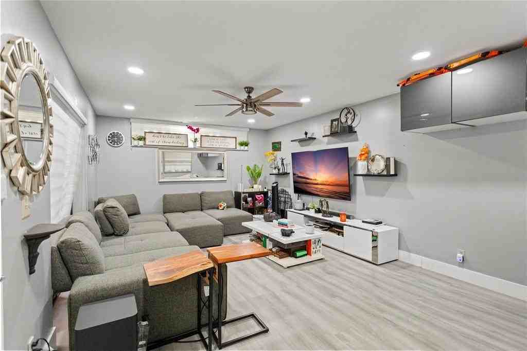 22940 Oxford Pl #C - Photo 7 of 50