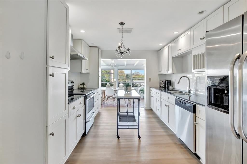 3019 N 57th Dr - Photo 7 of 36