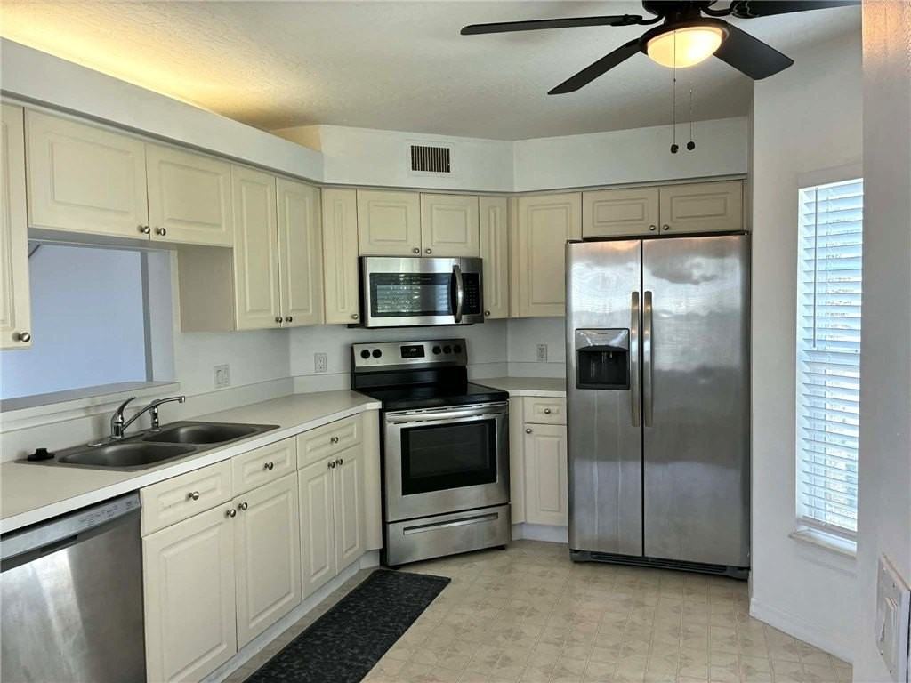 1930 Westminster Cir Apt 2 #2 - Photo 4 of 35