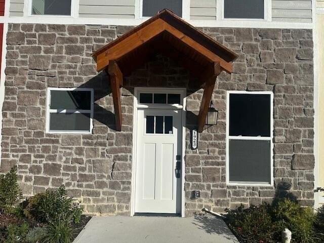 1923 Cypress Ln - Photo 2 of 24