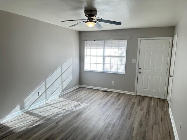 745 20th St Ne - Photo 2 of 9