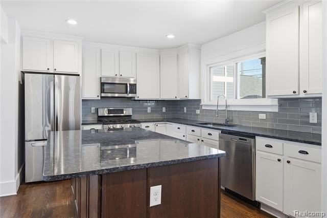 827 Longfellow Ave - Photo 5 of 27