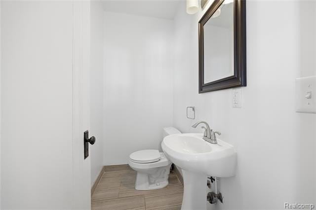 827 Longfellow Ave - Photo 6 of 27