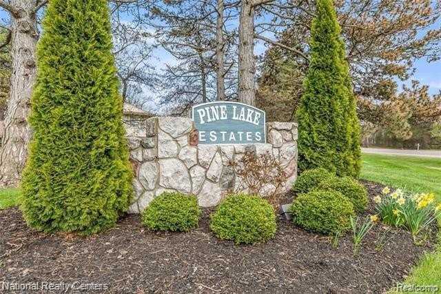 4258 Westover Dr - Photo 2 of 47