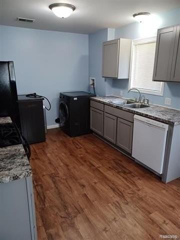 21708 Weller Ave - Photo 3 of 11