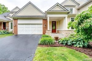 featured image of 1050 Oakwood Dr