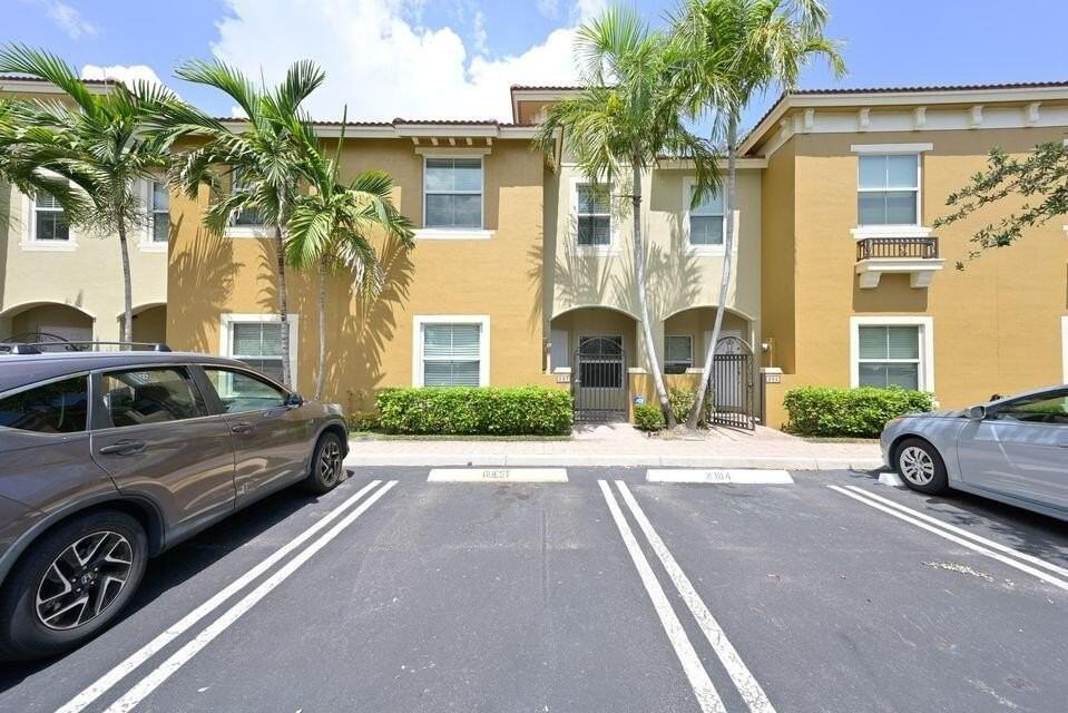 297 Lake Monterey Cir - Photo 4 of 38