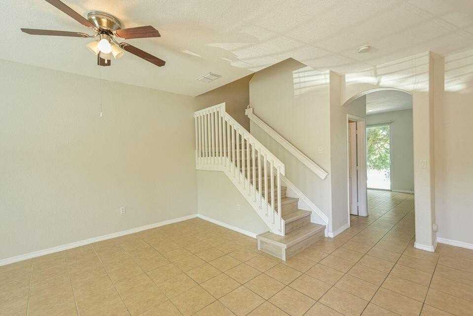 297 Lake Monterey Cir - Photo 5 of 38