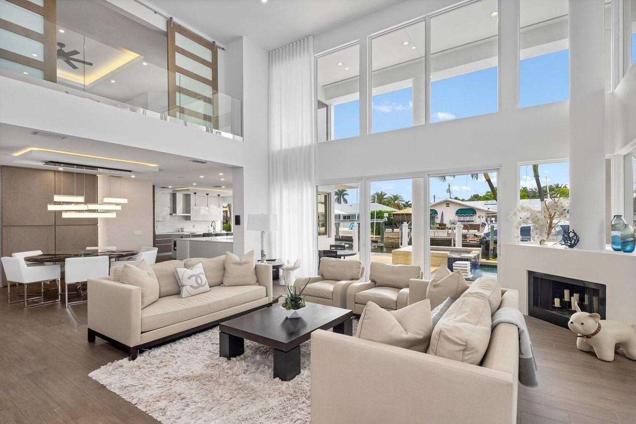 855 Coventry St - Photo 5 of 50