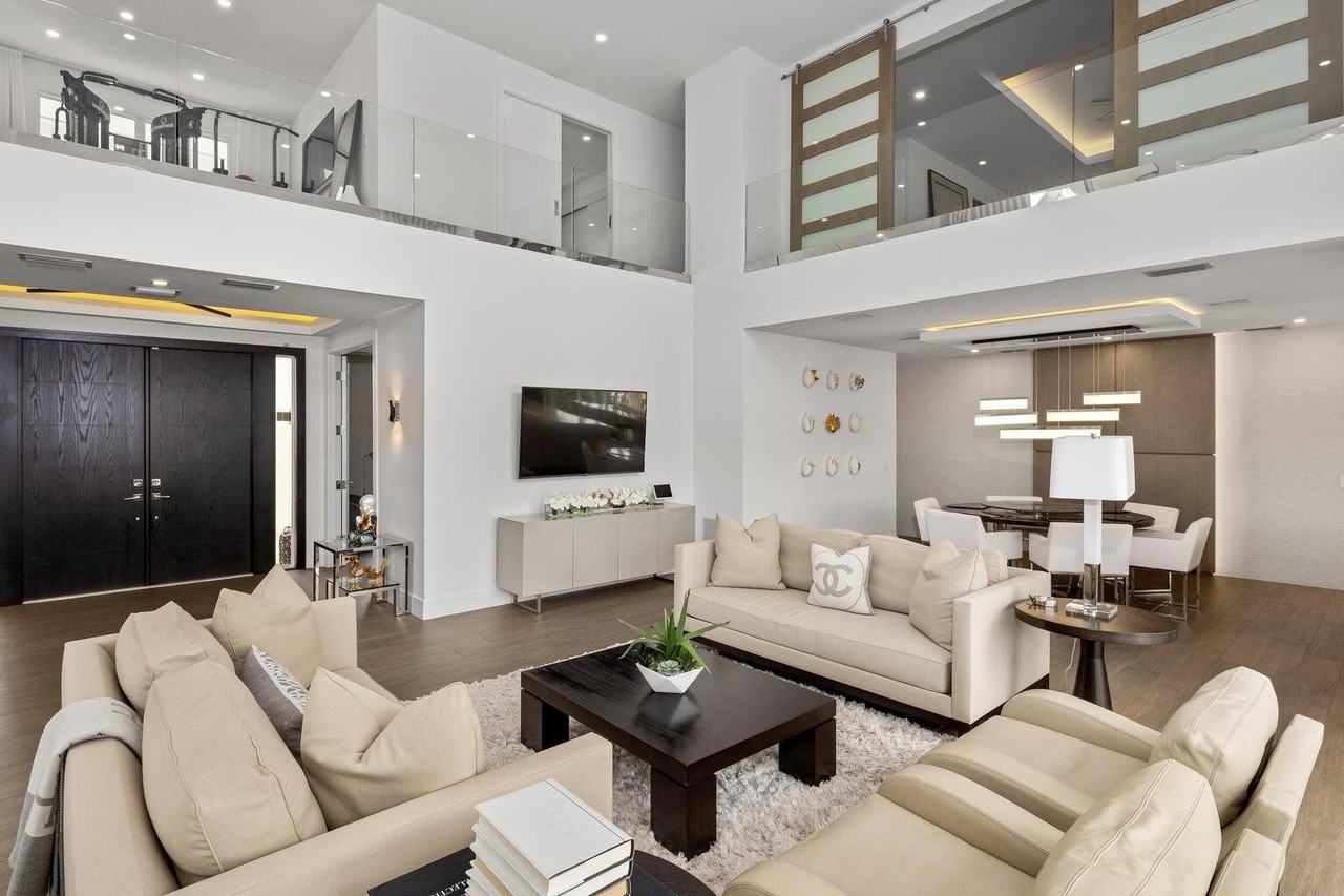 855 Coventry St - Photo 6 of 50