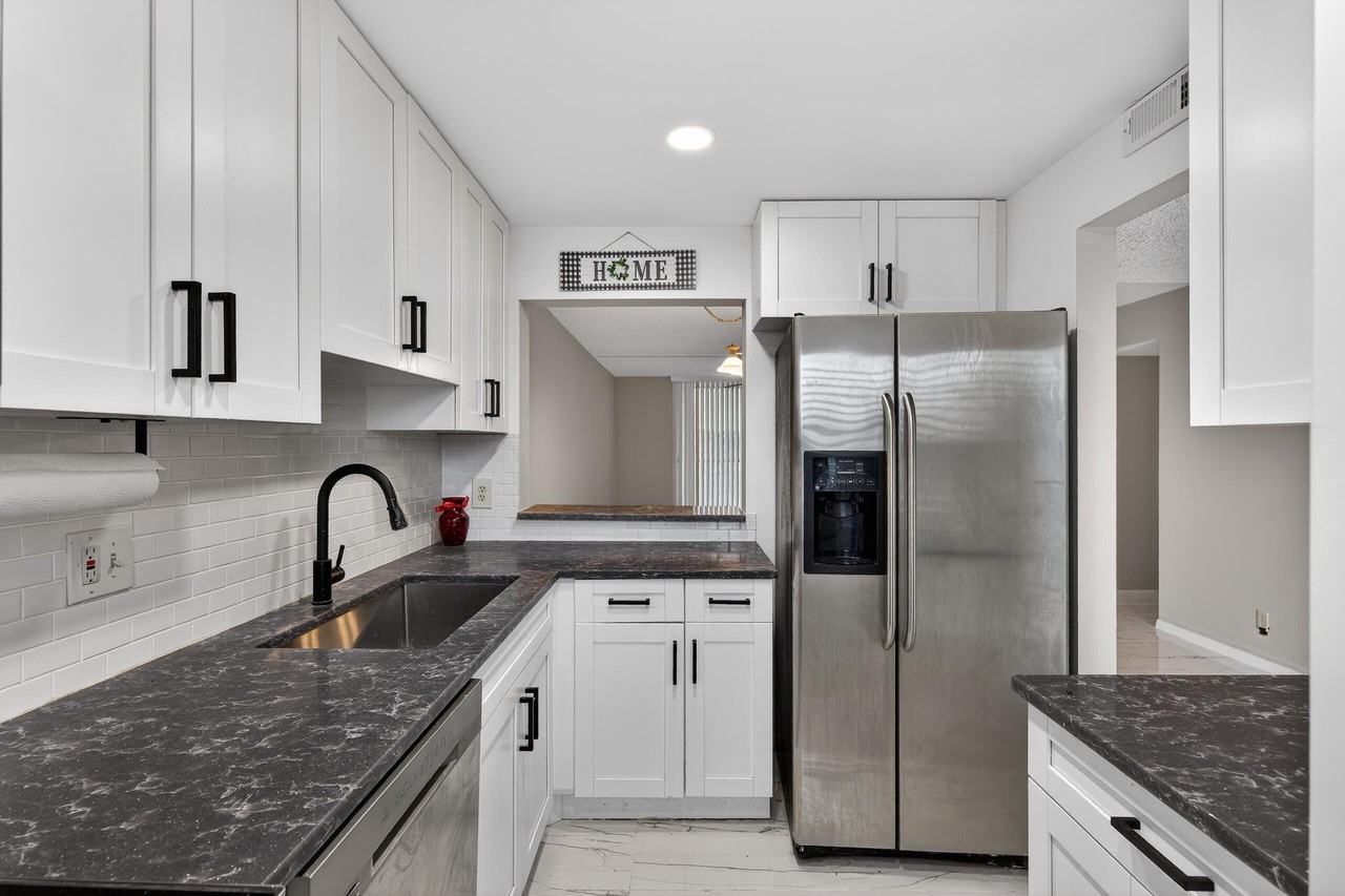 2828 Tennis Club Dr #403 - Photo 7 of 12